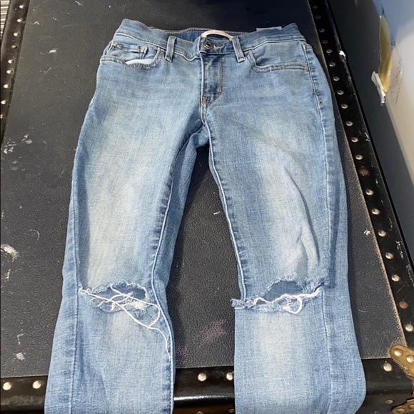 Levi 710’s Super Skinny Mid Rise Jeans w/ Knee Rip - Picture 2 of 3